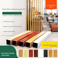 Plafonds suspendus en profilés d'aluminium ignifuges avec un design moderne pour la décoration intérieure des centres commerciaux