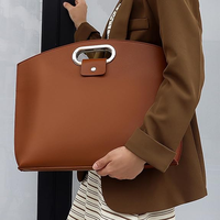 Housse pour ordinateur portable en cuir PU, sacoche artisanale en cuir à bandoulière, remplacement pour ordinateurs portables 13,3/14,1 pouces, personnalisable OEM ODM