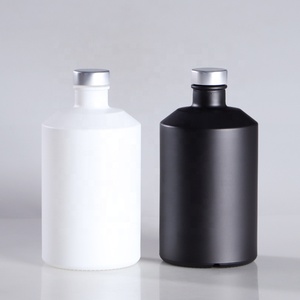 Bottiglia di <span class=keywords><strong>liquore</strong></span> di vino <span class=keywords><strong>bianco</strong></span> <span class=keywords><strong>e</strong></span> <span class=keywords><strong>nero</strong></span> lucido vuoto da 250ml 500ml <span class=keywords><strong>e</strong></span> imballaggio personalizzato in vetro - Product Image 5