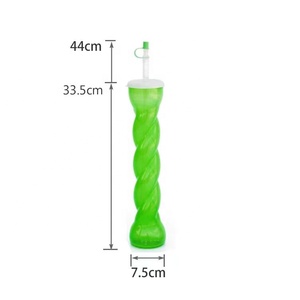Bán Buôn Mới Lạ Nhựa Uống Sân Ly 700 <span class=keywords><strong>Ml</strong></span> Khuyến Mại Biểu Tượng Tùy Chỉnh Đảng Nước Trái Cây Ly Với Nắp Và Rơm - Product Image 2