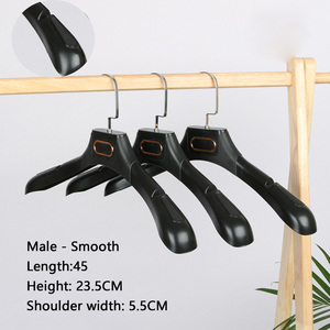 Cintres en Plastique Noir Antidérapants pour Robes de Mariée, Jupes, Chemises, Costumes Homme et Manteaux, Personnalisables avec Logo - Product Image 3