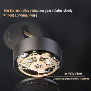 Mini ambientador de aire para coche con paraguas dorado giratorio con energía solar - Product Image 4