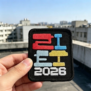 Op maat gemaakte geborduurde <span class=keywords><strong>patches</strong></span>, strijkbaar, hoge dichtheid, milieuvriendelijk, wasbaar, fitness sportschool halter geborduurd badge voor kleding - Product Image 1
