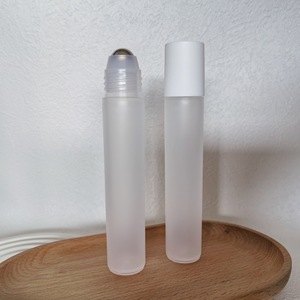Chai lăn khử mùi dạng bi massage cổ thẳng PP 30ml, dùng cho tóc và toàn thân - Product Image 1