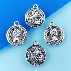Colgante redondo con cabeza de <span class=keywords><strong>princesa</strong></span> a <span class=keywords><strong>caballo</strong></span> estilo retro, accesorios de joyería de aleación de zinc DIY, collar y pulsera encantadores - Product Image 1