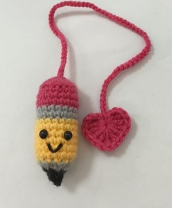 Poupée en peluche crochetée Positive Energy Kawaii, jouet pendentif pour la Fête des Enseignants et les cadeaux de remise des diplômes - Product Image 3