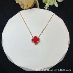 Collana da donna in rame con quadrifoglio in resina, stile sportivo, lusso discreto, catena in bambù, ciondolo colorato, di tendenza e di nicchia - Product Image 4