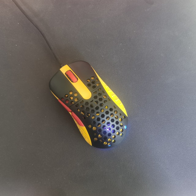 Hot Sale Honeycomb RGB Gamer Mouse Computer High Quality Lightweight Ergonomics Wired Glowing LED Gaming Mouse