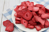 Fourniture en vrac de fraises lyophilisées Dés de fraises et granulés de fraises