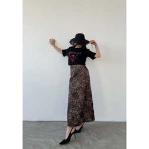 กระโปรงแม็กซี่ผ้าซาตินสำหรับผู้หญิง ดีไซน์หรูหรา เอวธรรมชาติ พิมพ์ลาย ผ้าไหมแท้ 100% เงางาม กระโปรงยาวสำหรับชุดสวยสง่า - Product Image 3