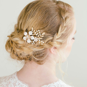 Peigne <span class=keywords><strong>à</strong></span> cheveux en perles fait main avec peinture <span class=keywords><strong>à</strong></span> l'huile florale pour coiffure de mariée, petits accessoires, style Europe et Amérique, vente directe d'usine transfrontalière - Product Image 1