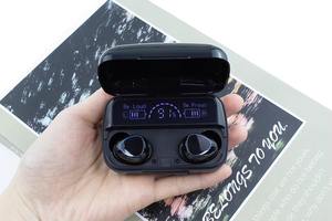 Audífonos Inalámbricos M10 Intrauditivos con Chipset JL, Baja Latencia, Cancelación de Ruido, Carga Rápida, Pantalla Digital, Control Táctil, para Juegos - Product Image 4