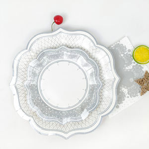 Décorations <span class=keywords><strong>de</strong></span> bureau classiques populaires à thème argenté <span class=keywords><strong>Ensemble</strong></span> <span class=keywords><strong>de</strong></span> <span class=keywords><strong>vaisselle</strong></span> jetable pour <span class=keywords><strong>8</strong></span> <span class=keywords><strong>personnes</strong></span> Estampage d'assiettes en papier en forme <span class=keywords><strong>de</strong></span> fleur - Product Image 5