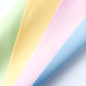 <span class=keywords><strong>Panno</strong></span> <span class=keywords><strong>per</strong></span> Pulizia Occhiali Premium 230g R-07, Detergente <span class=keywords><strong>per</strong></span> Lenti, <span class=keywords><strong>Panno</strong></span> in Microfibra con Logo Personalizzato <span class=keywords><strong>per</strong></span> Uso Quotidiano - Product Image 4