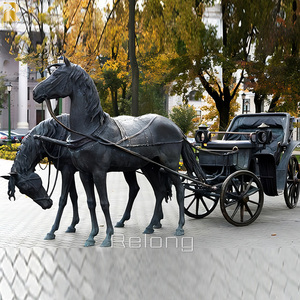 Patung kuda dan kereta perunggu antik pemandangan jalan luar ruangan - Product Image 2