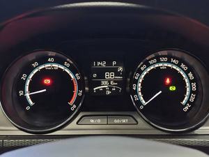 <span class=keywords><strong>Skoda</strong></span> <span class=keywords><strong>Kamiq</strong></span> 2021, 1.5L, Automático, Edición Comfort, SUV, 38000 Kilómetros, Exterior Blanco, Euro VI, Vehículo Usado - Product Image 3