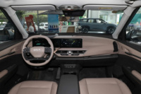 2025 pour EV5 AWD SUV Électrique Autonomie 530KM 5 Portes 5 Places Euro VI Pneus R18 Volant à Gauche Caméra Arrière Panoramique Automatique
