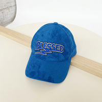 Gorras de Béisbol Personalizadas de 6 Paneles en Gamuza Azul con Letra Bordada en 3D, Gorras de Béisbol Ajustables con Estructura Deportiva y a la Moda