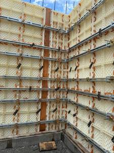 Paneles de Encofrado de Plástico Reutilizables Ajustables para la Construcción de Muros, Losas y Columnas de Hormigón - Product Image 3
