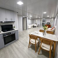 Villa conteneur de luxe extensible avec panneaux sandwich, maison préfabriquée personnalisable à économie d'énergie, installation facile pour gîte et glamping