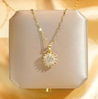 Collier en forme de tournesol artificiel Novirassine, cadeau pour femme, fille, petite amie, épouse, maman, avec boîte cadeau pour la fête des mères