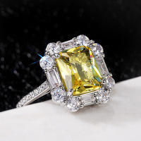 Conception géométrique chaude femmes jaune cristal cubique zircone anneaux pour la fête de mariage bijoux de mode grandes pierres gemmesGJZ0555