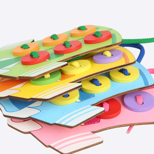 Vestiti educativi fai-da-te forma filo giocattolo in legno bambini scuola materna abilità di vita apprendimento 4 pezzi bottoni da cucire gioco - Product Image 4