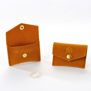 GLAMPKG Wholesale Custom Jewelry Bag Unique Design Long Velvet Envelope Gold Metal Button Bag with Logo Jewelry Packaging Pouch - Product Image 3