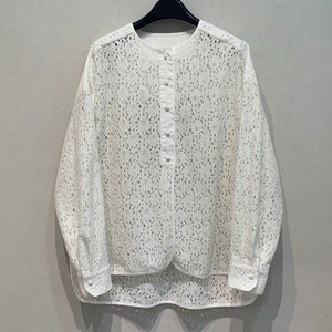 เสื้อเบลาส์คอกลมแขนยาวปักลายดอกไม้3D - Product Image 1