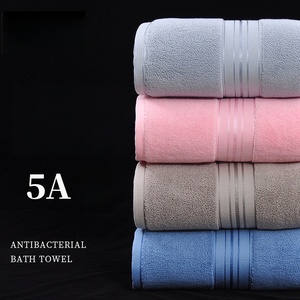 <span class=keywords><strong>Serviette</strong></span> <span class=keywords><strong>de</strong></span> <span class=keywords><strong>bain</strong></span> en coton épaissi 70X150cm <span class=keywords><strong>550g</strong></span> avec bande en satin Technique tissée absorbante <span class=keywords><strong>de</strong></span> couleur unie pour la maison - Product Image 3