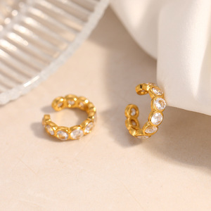ต่างหูแบบห่วงรูปตัว C ชุบทอง 18K ประดับเพชรซิร์คอน ดีไซน์หรูหราแบบมินิมอล สำหรับคนไม่มีรูหูเจาะ - Product Image 3