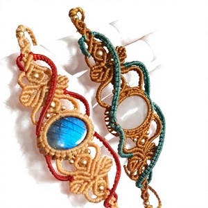 Pendentif Papillon Vintage en Laiton Plaqué Rhodium Certifié IGI, Forme Ovale en Quartz Rose, Style Macramé, Collection HARI OM CREATIONS, Idéal pour les Festivals Indiens - Product Image 1