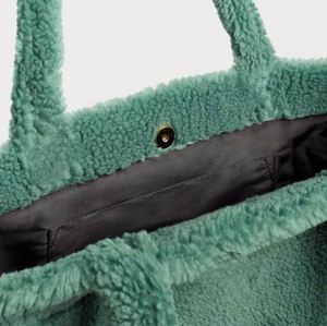 Bolsa de Compras Personalizada de Gran Capacidad, Estilo Simple, Tipo Teddy, de Felpa Suave y Peluda - Product Image 2