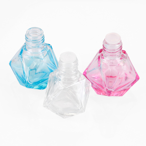 Botol Pengharum Mobil Gantung Berwarna, Botol Diffuser Parfum Bentuk Berlian, Liontin Aromaterapi, Botol Kaca - Product Image 5