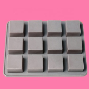 Moules à savon en silicone 12 cavités carrés bricolage à la main <span class=keywords><strong>moule</strong></span> à gâteau en silicone pour la fabrication de glace pouding muffin pain brownie - Product Image 5