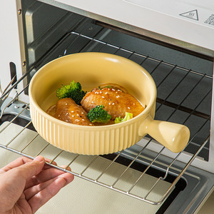 Tazón de cerámica personalizado con asas, perfecto para uso doméstico, incluyendo tazones para hornear, tazones para ensalada de frutas e inspirados en Morandi. - Product Image 1