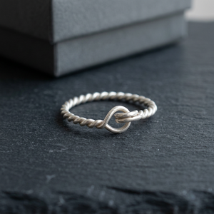 Anillos de Boda Unisex de Latón con Baño de Oro de 18K Ramavati Gems, Anillo de Moda Antideslustre, Estilo Religioso Clásico, Elegante Constelación - Product Image 3