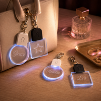Porte-clés LED holographique 3D rechargeable, 7 couleurs, gravure laser 3D personnalisée, porte-clés LED danseuse
