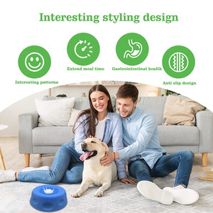 Gamelle de léchage pour chats et chiens, conception anti-glouton avec base antidérapante et balle ludique intégrée pour les voyages - Product Image 3