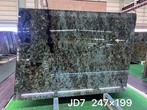 Losa de Granito Labradorita Azul Esmeralda Personalizable para Cubierta de Mesa de Comedor Montada en la Pared Interior - Product Image 6