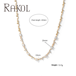 Colar de Zircônia Cúbica com Design de Folha de Oliveira Rakol NP5230, Luxuoso, Banho de Ouro, Joia de Casamento - Product Image 6