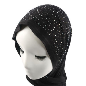 Nuevo Color sólido Triangular musulmán mujeres Hijab venta al por mayor Jersey Color liso con diamantes de imitación vestidos musulmanes Abaya e Hijab - Product Image 2