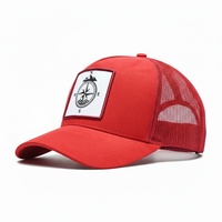Casquette de camionneur personnalisée à 5 panneaux en daim rouge avec logo brodé et patch tissé, maille respirante, fermeture snapback, haute qualité, performance, hip-hop, extérieur