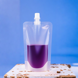 Farklı boyutlarda içecek dolum ambalaj plastik tek kullanımlık suyu emzik ile sıvı torbası içme suyu torbalar - Product Image 4