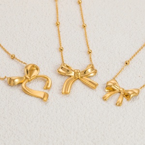 Collar con Colgante de Lazo de Acero Inoxidable Chapado en Oro de 18K, Cadena de Clavícula Pequeña y Elegante de Lujo Ligero para Fiestas - Product Image 3