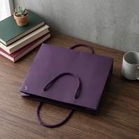 Sac en papier ondulé pour parfum Deep Purple avec logo/design graphique CMYK pour emballage de parfum de luxe