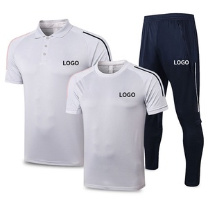 Uniformes de Fútbol Personalizados para Hombre, 100% Poliéster, Cuello Alto, Impresión por Transferencia de Calor, Transpirables, de Secado Rápido, Estilo Clásico Retro - Product Image 3