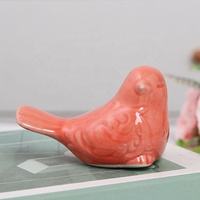 Usine directe personnalisé écologique en céramique oiseau Figurine maison hôtel décor ornements petits oiseaux porcelaine grès Statues
