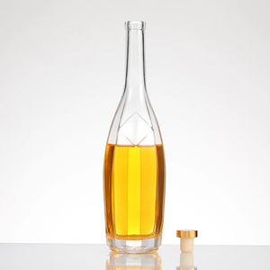 Logotipo en relieve personalizado 750ml 700ml <span class=keywords><strong>Vodka</strong></span> Brandy Gin Whisky Spirit Botellas <span class=keywords><strong>de</strong></span> vidrio con Corchos - Product Image 4