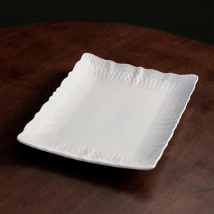 Plato Rectangular de Cerámica Serie Luz de Luna Blanca de 10.75 Pulgadas, Plato para Servir Comida Caliente para Uso en Hoteles y Fiestas - Product Image 2